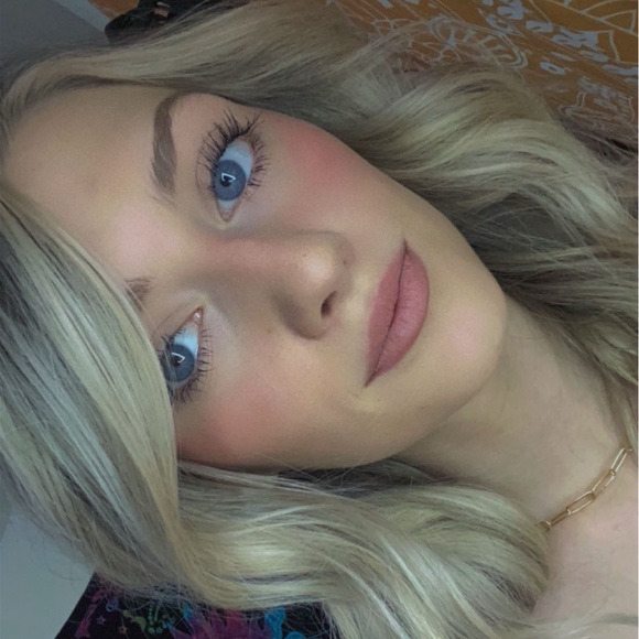 Meet your Posher, Mackenzie - Picture 1 of 1